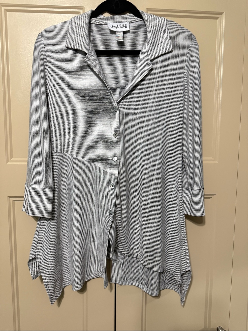 Joseph Ribkoff Light Gray Button-Front Tunic Blouse - Picture 2 of 9